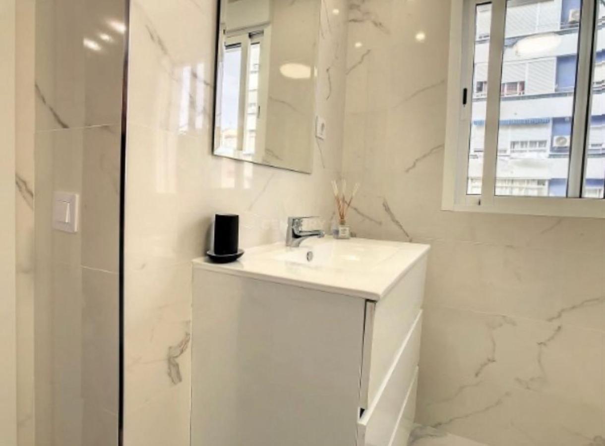 Urban&Vacay! Suite - Torremolinos City Centre Экстерьер фото